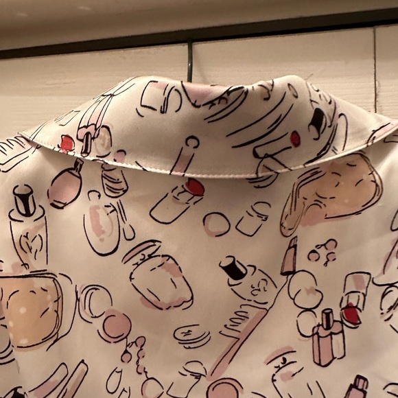 Tahiri Silky Slvless Top w 5 Buttons P/Small. Worn once & like new & comfy. Nice - Picture 7 of 16